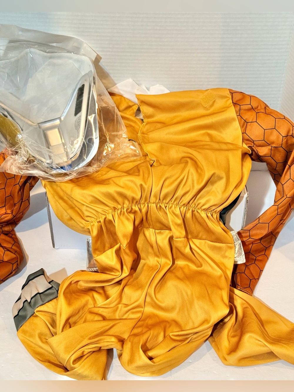 Power Rangers Dino Super Charge Gold Ranger Boys Costume Small (4/6) NEW - Picture 9 of 13